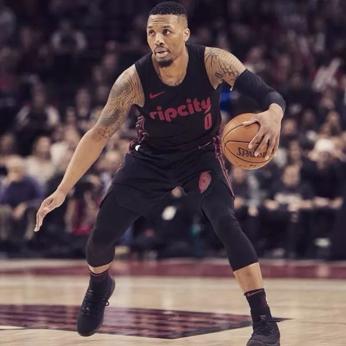 随着广厦男 随着广厦男