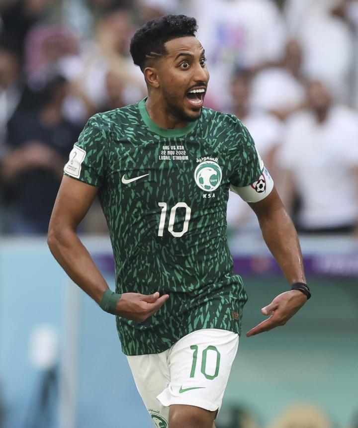 涅曼展现出 涅曼展现出