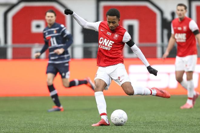 他依旧展现 他依旧展现