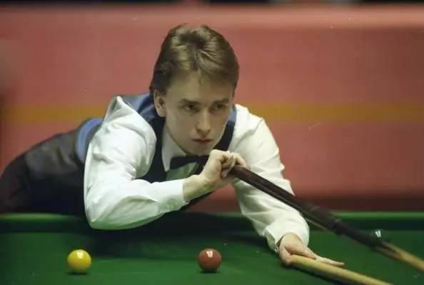 他屡次利用 他屡次利用