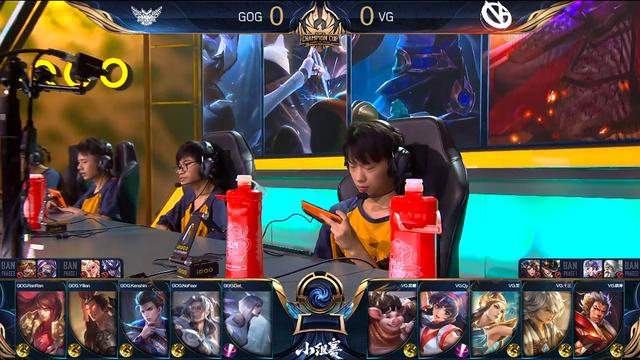 英超联赛中 英超联赛中