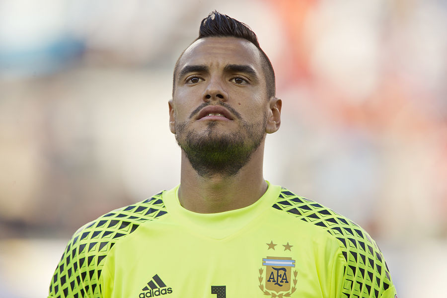 年轻后卫遭 年轻后卫遭